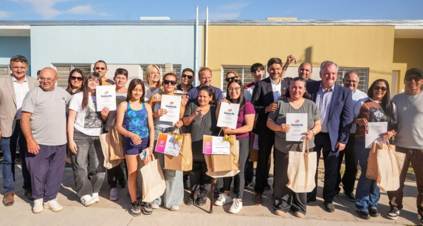 Pullaro, Michlig y Dupouy inauguraron 20 viviendas en la ciudad de Ceres