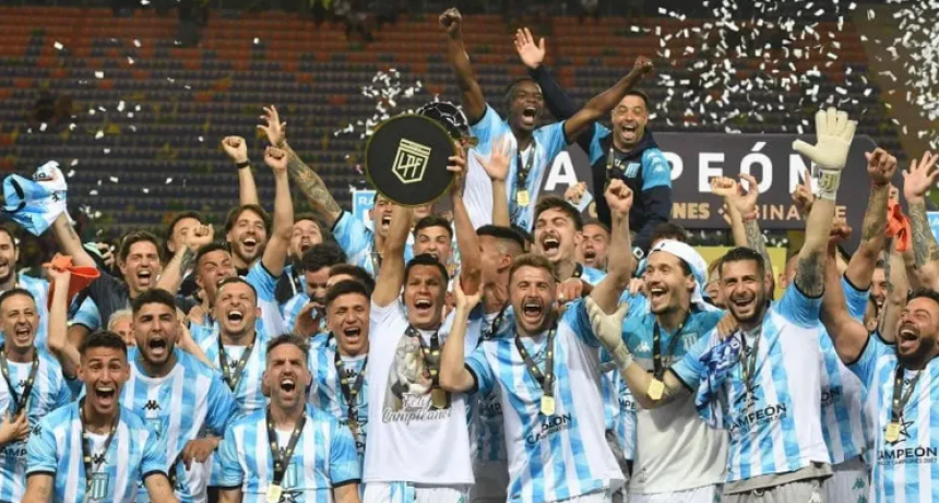 Racing, en la agon&iacute;a del alargue, le gan&oacute; el Trofeo de Campeones a Boca