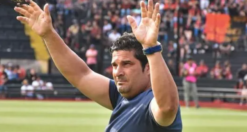Marcelo Saralegui fue ratificado como entrenador de Col&oacute;n
