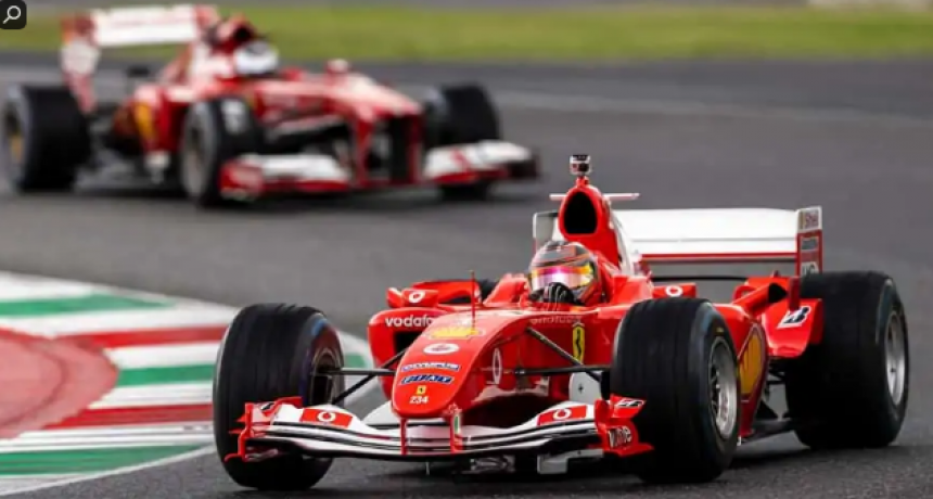 Luis P&eacute;rez Companc manej&oacute; el auto de Schumacher en la gran fiesta de Ferrari