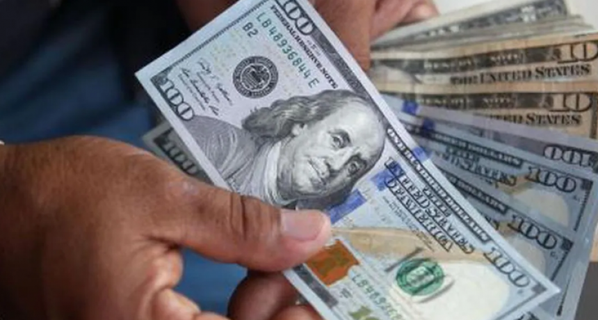 Suben impuestos y realizar compras en d&oacute;lares con tarjeta es m&aacute;s caro: &iquest;a cu&aacute;nto aument&oacute; y desde cu&aacute;ndo aplica?