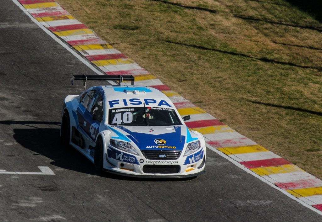 Ciarrocchi se quedó con la undécima fecha del Top Race V6 en el autódromo de Buenos Aires, bajo la lluvia