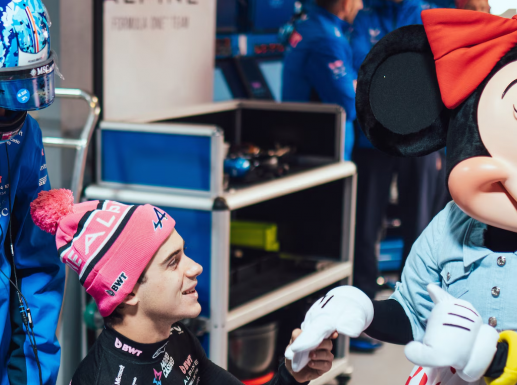 Franco Colapinto eligió a qué piloto de la F1 llevaría a La Bombonera y contó las dificultades por “vivir de noche” en Las Vegas