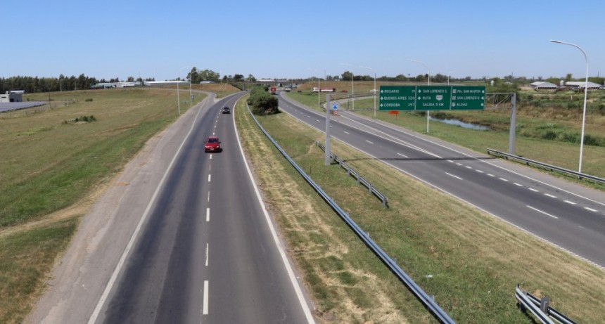 Barreras en alto en los peajes de la autopista Rosario - Santa Fe