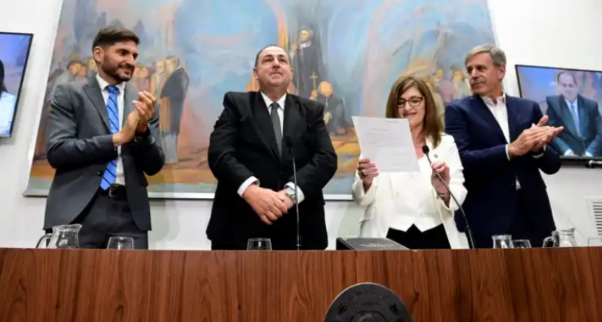Juan Pablo Poletti asumi&oacute; como intendente de Santa Fe