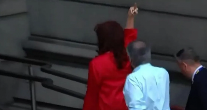 El pol&eacute;mico gesto de Cristina Fern&aacute;ndez Kirchner al ingresar al Congreso de la Naci&oacute;n
