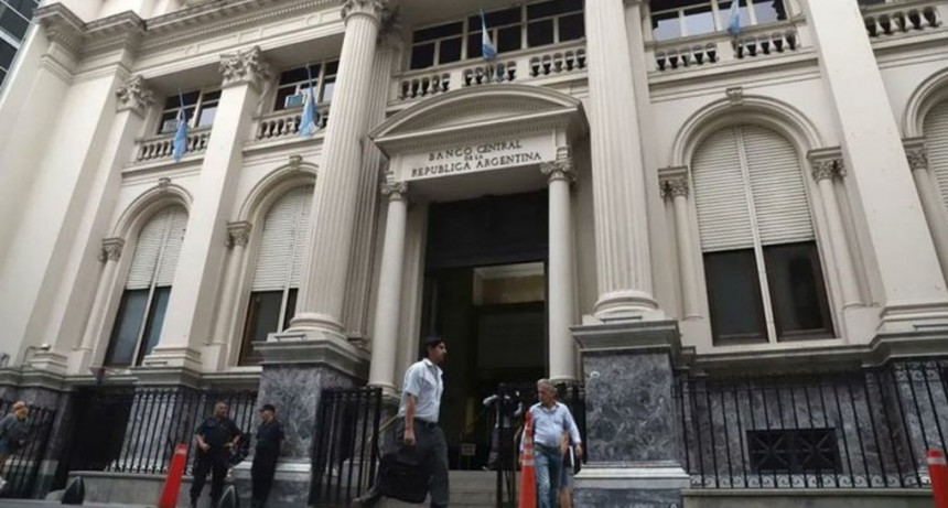 Mercado cambiario: seguir&aacute;n las restricciones para operar