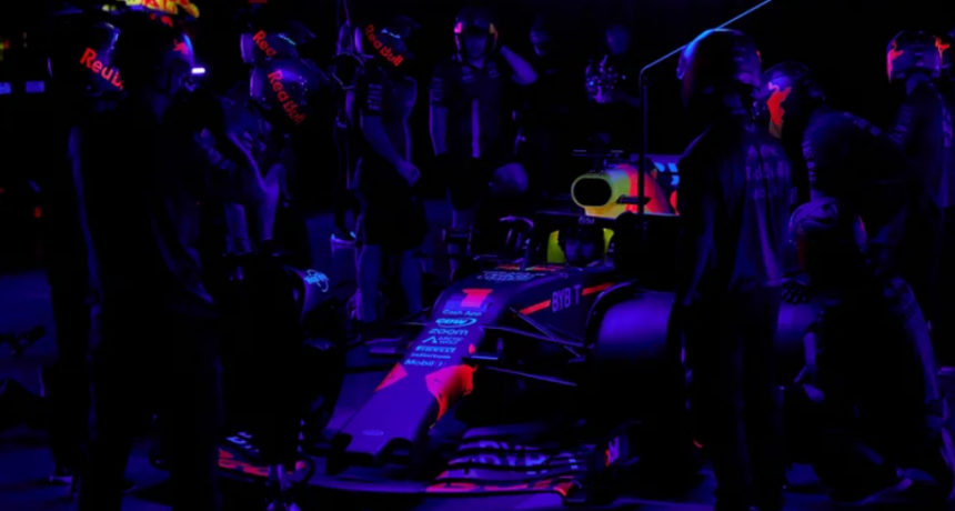 Red Bull hizo un cambio de gomas a oscuras y marc&oacute; un tiempo que sorprendi&oacute; a la F&oacute;rmula 1