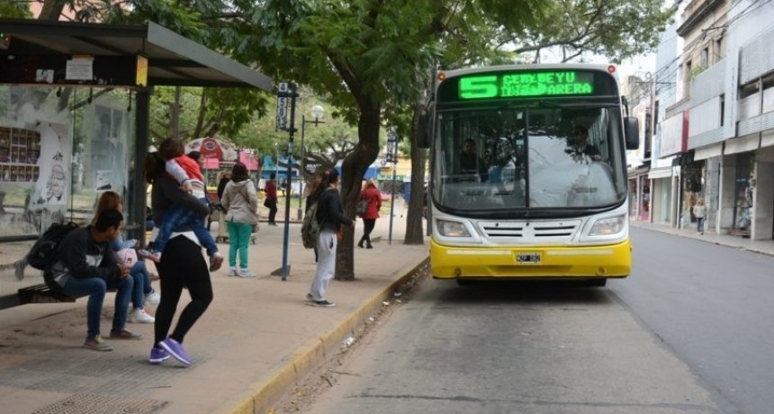 Garantizaron los fondos municipales para el transporte: "No queremos un paro en las fiestas"
