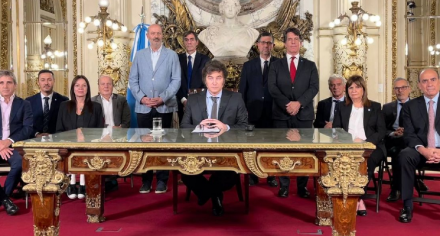 Las 30 principales medidas que Milei incluy&oacute; en el DNU