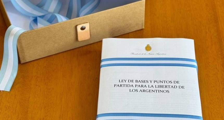 Milei envi&oacute; al Congreso la Ley &Oacute;mnibus que se tratar&aacute; en sesiones extraordinarias