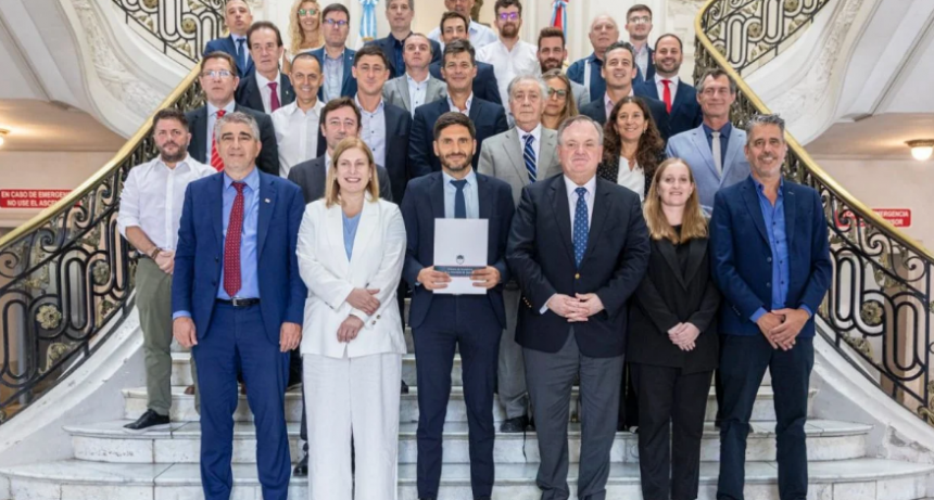 Felipe Michlig: “Hoy estamos haciendo historia para un mejor futuro para todos los santafesinos