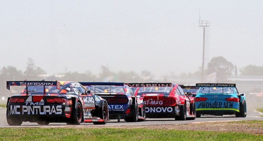 TC: un equipo avanza en la construcci&oacute;n de un flamante Mustang