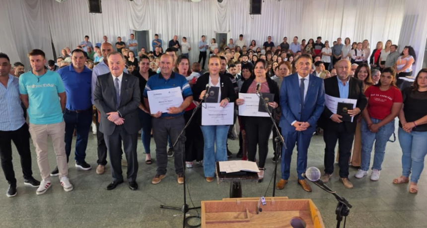 Felipe Michlig tomó juramento por la Nueva Constitución Provincial a autoridades del departamento San Cristóbal