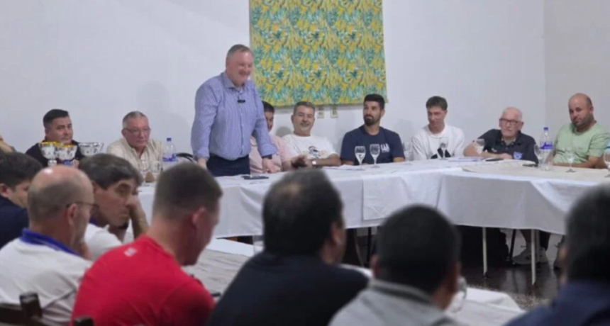 En Arrufó, con una “creciente expectativa” se sortearon las zonas de la 3° Copa de Fútbol Departamento San Cristóbal